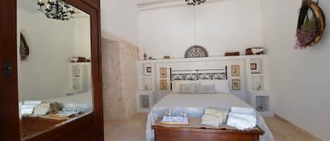 1 chambre, fer et planche Ă repasser, Wi-Fi, draps fournis