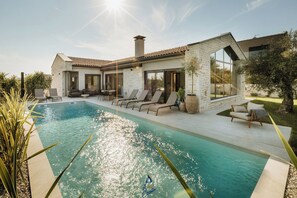 Udendørs pool, opvarmet pool