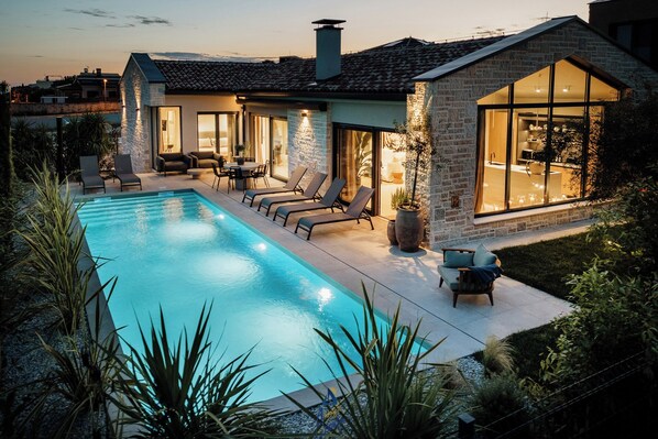 Piscine extérieure, piscine chauffée