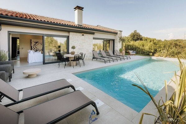 Udendørs pool, opvarmet pool