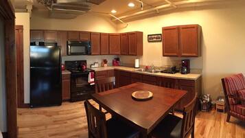 House | Private kitchen | Fridge, microwave, stovetop, dishwasher