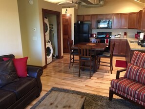 House | Living room | Flat-screen TV, fireplace, DVD player - Bozeman - Whispering Pines 8A (Belgrade)