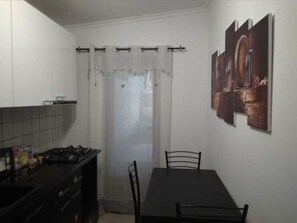 Microwave, coffee/tea maker, cookware/dishes/utensils