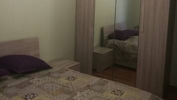 2 bedrooms, iron/ironing board, WiFi, bed sheets