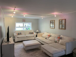 Smart TV, fireplace, Hulu, toys