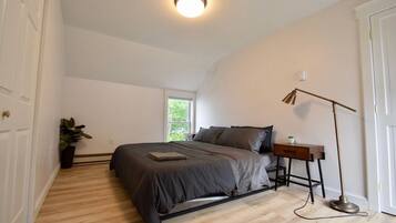 2 bedrooms, desk, free WiFi, bed sheets