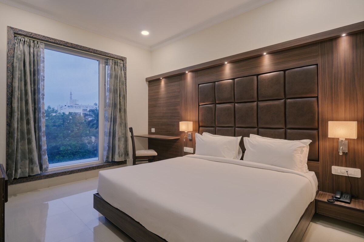 In-room safe, desk, laptop workspace, blackout drapes