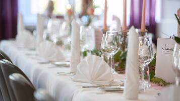 Se sirven almuerzos y cenas, cocina regional