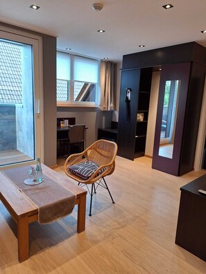 Grand kamer, aan de binnenplaats (Comfort) | Een kluis op de kamer, gratis wifi, beddengoed, rolstoeltoegankelijk