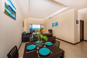 Interior - Ocean-View with 2 Infinity Pools & Veranda (Playa Flamingo)