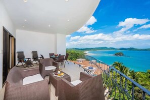 Terrace/patio - Ocean-View with 2 Infinity Pools & Veranda (Playa Flamingo)