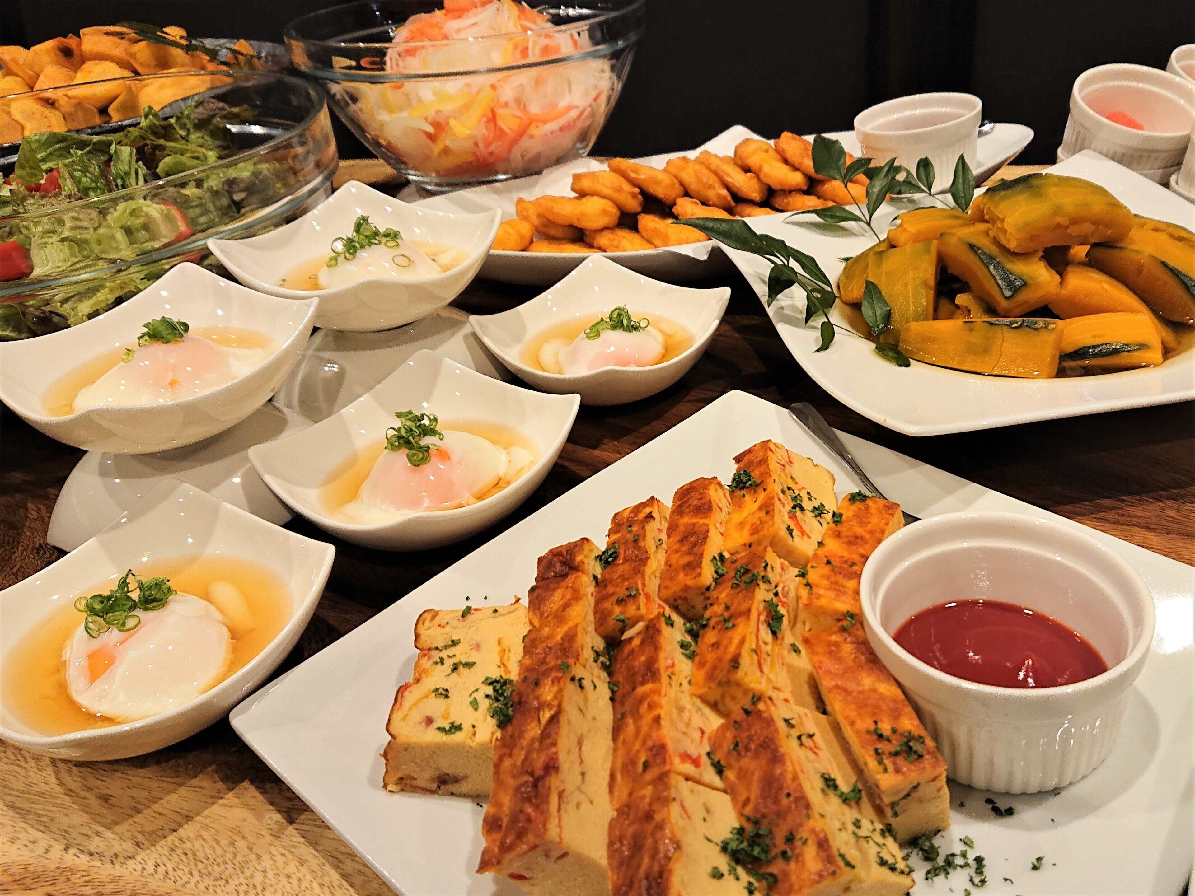 Daily buffet breakfast (JPY 1500 per person)