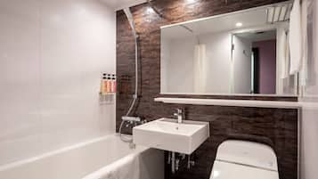 Baignoire et douche séparées, articles de toilette gratuits