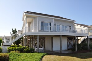 Exterior - Beautiful West End Cottage, Waterway views, Sunset Views, Pools, (Ocean Isle Beach)