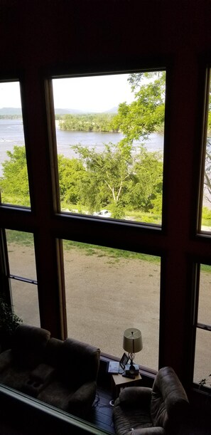 Interior - Auggie's home in Mississippi (Brownsville)