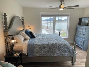 3 Schlafzimmer, Schreibtisch, Bügeleisen/Bügelbrett, Reisekinderbett