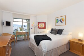 2 bedrooms, free WiFi, bed sheets - Woodrun Lodge # 309 2-Bedroom, sleeps 6, Free Wifi (309) (Whistler)