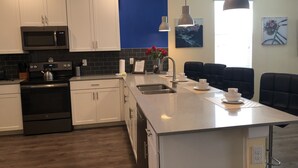 Coffee/tea maker, fridge, microwave, oven - STUNNING 9 BED POOL HOME! Two Resorts included in your reservation! (Davenport)