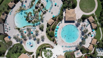Piscine couverte, piscine extérieure