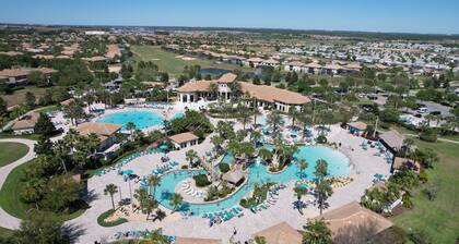 Amazing 9 Bedroom / Spa / waterPark / GameRoom @ ChampionsGate près de Disney