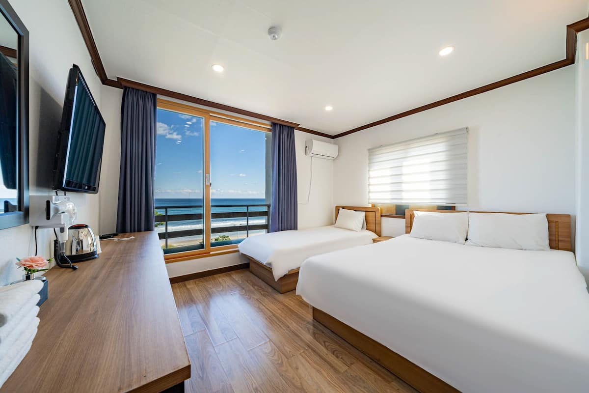 Quarto duplo standard, vista para o oceano | Wi-Fi de cortesia