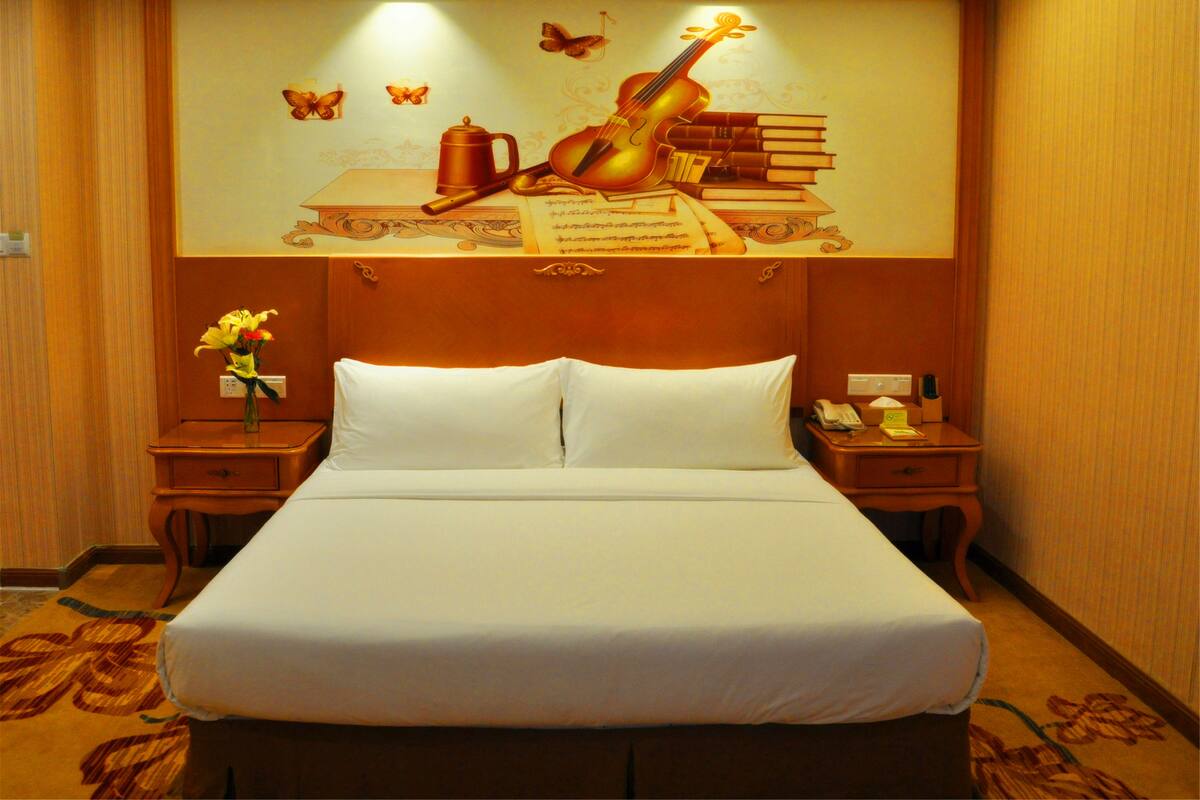 Deluxe Double Room | Desk, blackout drapes, soundproofing, free WiFi