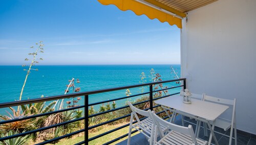 Cubo's Studio Castillo Santa Clara / sea views / air conditioning / free wifi