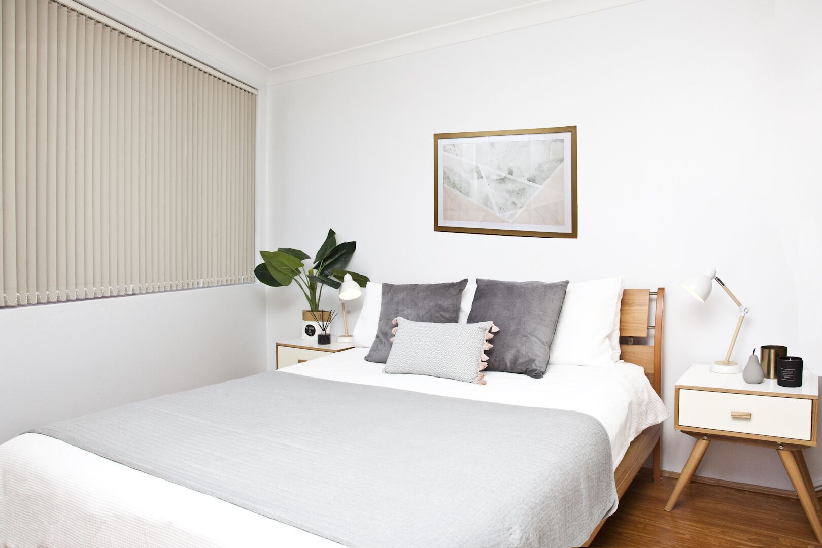 Bondi Beach Spacious Studio w Ocean View — image 10