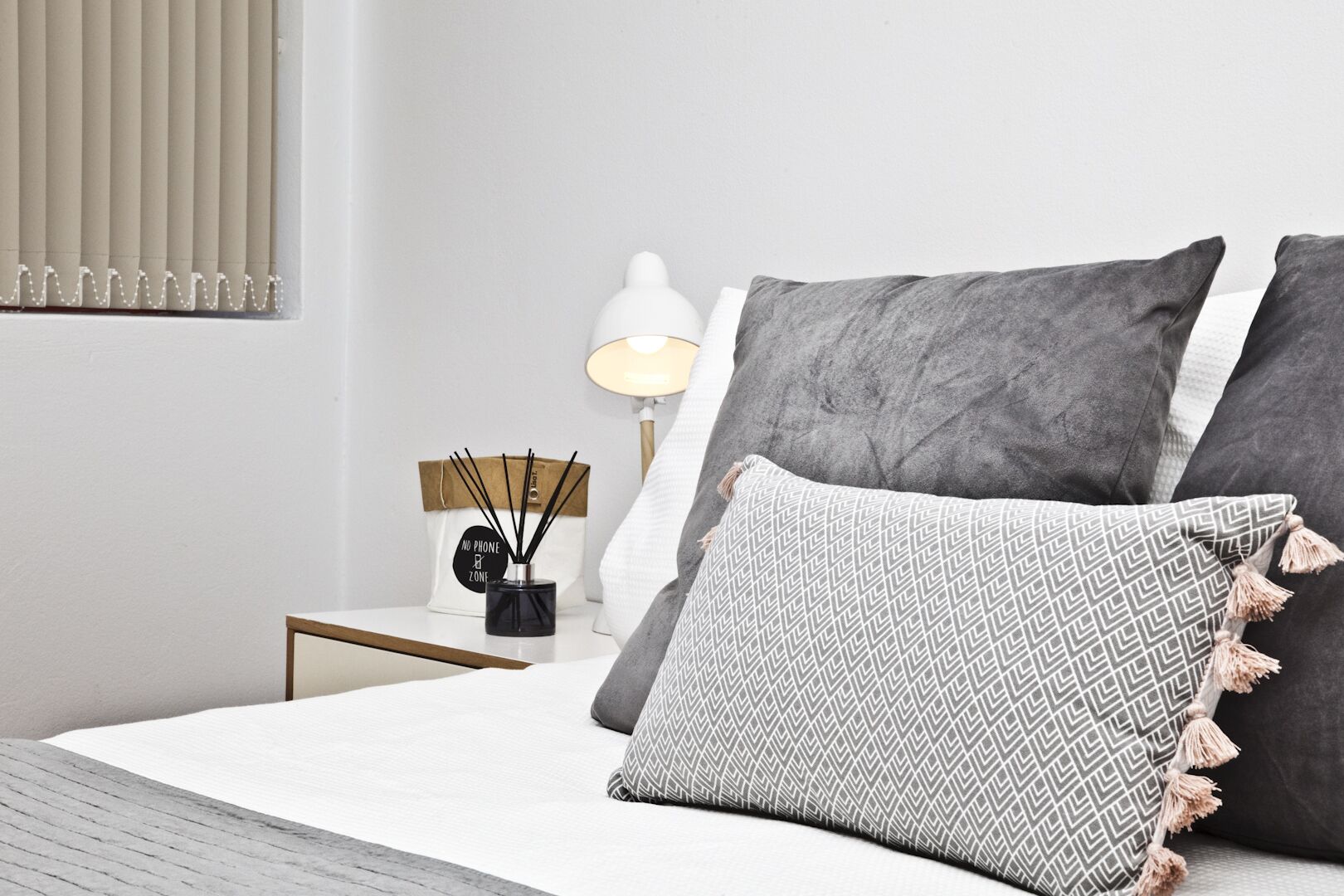 Bondi Beach Spacious Studio w Ocean View — image 8