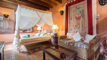 1 slaapkamer, een strijkplank/strijkijzer, wifi, beddengoed