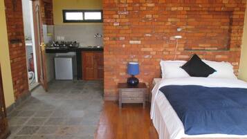 Select Comfort beds, individually decorated, individually furnished