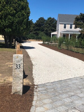 Property grounds - Modern 5 Bedroom Home. Newly constructed. Large yard. Close to beaches and town. (Nantucket)