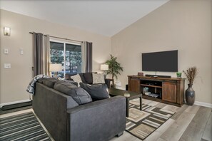 独立别墅, 3 间卧室 | 起居区 | 平板电视