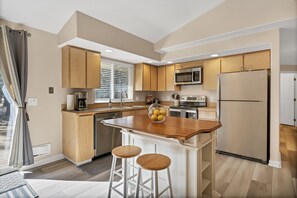 独立别墅, 3 间卧室 | 私人厨房 | 冰箱、烤箱、茶具/咖啡用具、烤面包机