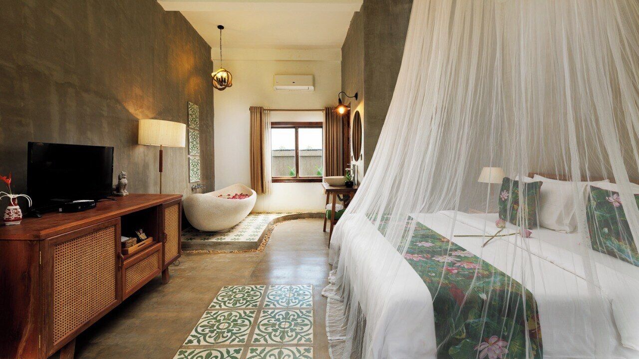 Honeymoon-Zimmer | Hochwertige Bettwaren, Minibar, Zimmersafe, individuell dekoriert