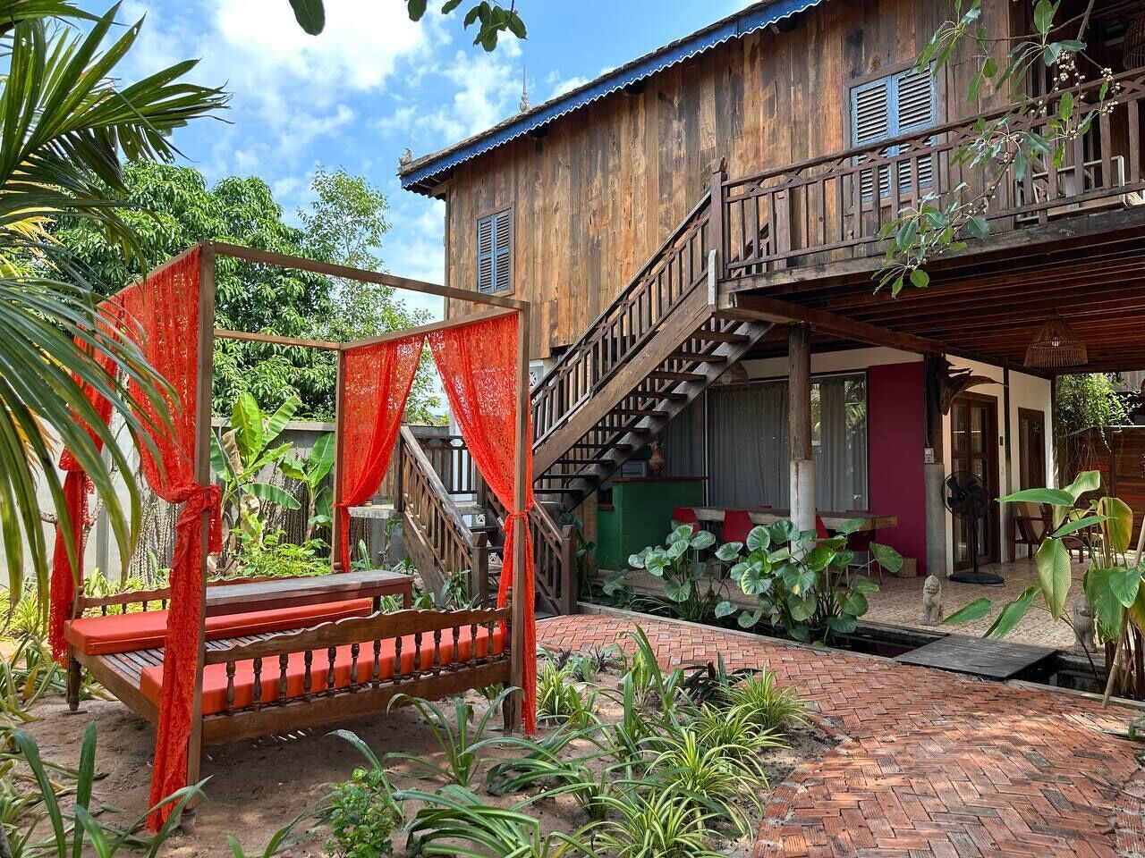 Three-Bedroom Villa Countryside View | Living area