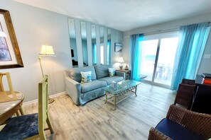 Condo, 2 Bedrooms | Living area