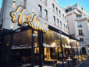 2 restaurants, local and international cuisine