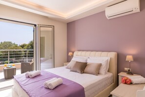 4 bedrooms, individually decorated, individually furnished - Villa Johnnie (Corfu)