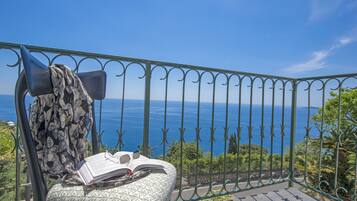 Apartment, 2 Bedrooms | Terrace/patio