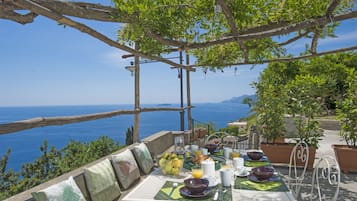 Departamento, 2 habitaciones | Terraza o patio