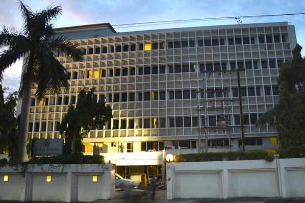 Exterior detail - Hotel Satya Ashoka (Jabalpur)