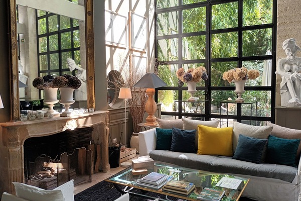 City-House | Wohnbereich | 26-Zoll-Flachbildfernseher mit Satellitenempfang, Fernseher