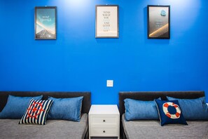 Minibar, desk, laptop workspace, iron/ironing board - Carisbay Blue Quy Nhon (Quy Nhon)