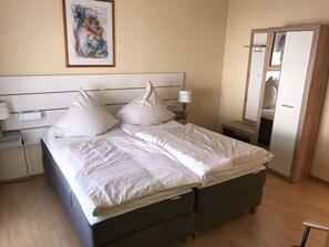 Double Room - Pension & Gaststätte Handelshof (Schwalbach)