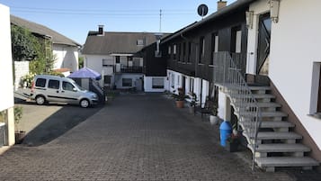 Doppelzimmer | Blick auf den Innenhof