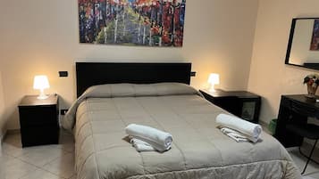家庭套房 (External Bathroom) | 2 間睡房、迷你吧、書桌、免費 Wi-Fi
