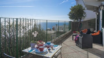 Apartment, 1 Bedroom | Terrace/patio