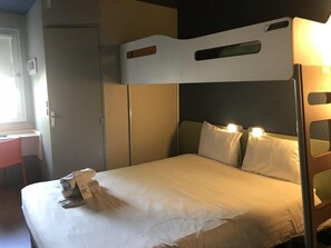 三人房, 多張床 | 書桌、筆電工作空間、隔音、免費無線上網