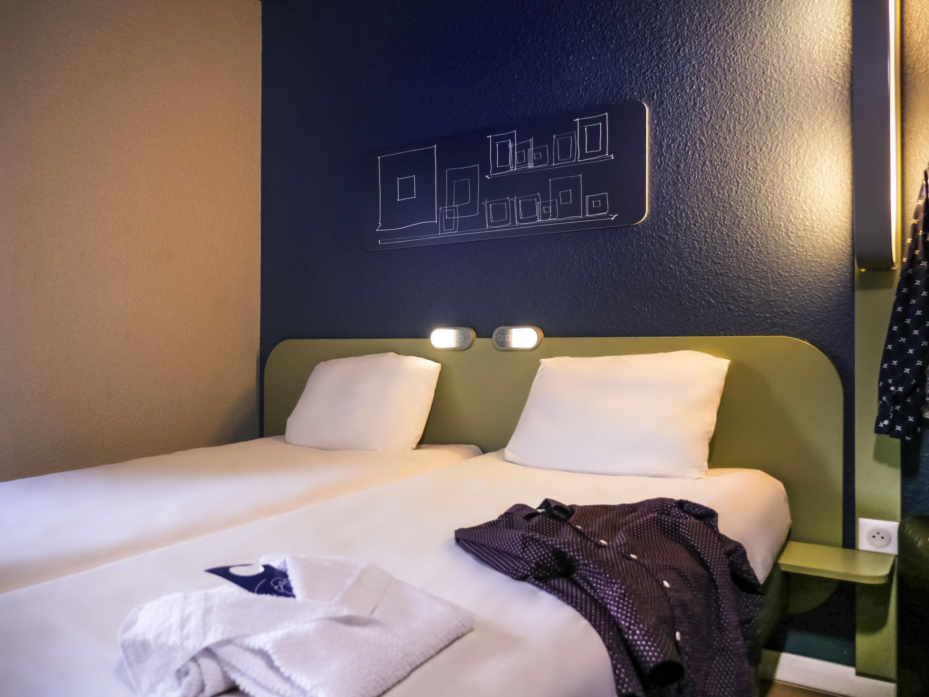 Twin Room, 2 Single Beds